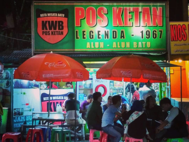 Pos Ketan Legenda (Foto: instagram/ @narendra_titis)