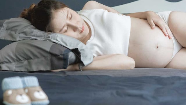 Posisi Tidur Saat Hamil 6 Bulan
