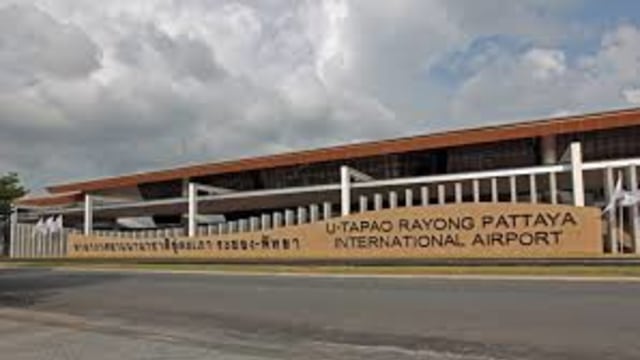 Menengok Kehidupan Malam di Bangla Street, Phuket (2)