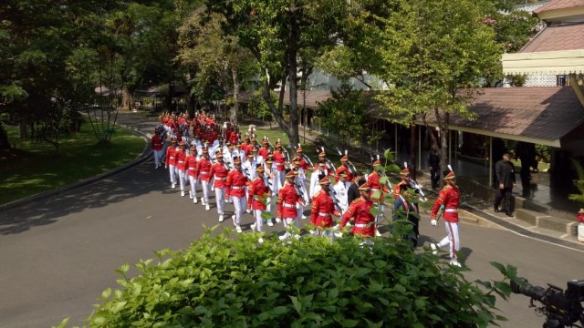 Arak-arakan gubernur dan wagub terpilih di Istana Negara, Jakarta, Rabu (5/9). (Foto: Jihad Akbar/kumparan)