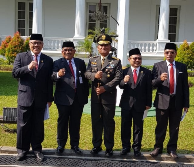 Pesan dan Gelar Adat Milik Sumarsono saat Jadi Penjabat Gubernur Sulsel (1)