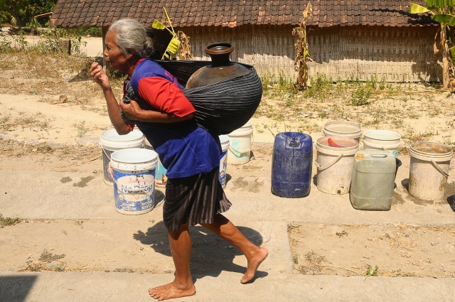 Kemarau,Kekeringan air (Foto: ANTARA FOTO/YusufnNugroho )