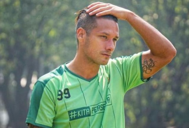 Maitimo Antusias Sambut Djanur