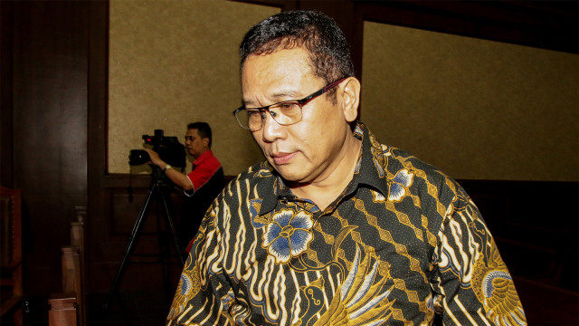 Dudy Jocom bergegas seusai menjalani sidang lanjutan di Pengadilan Tipikor, Jakarta, Rabu (5/9/2018). (Foto: ANTARA FOTO/Rivan Awal Lingga)