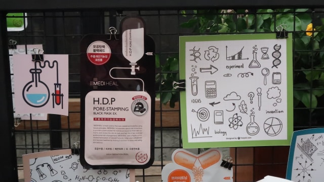 Masker mediheal dijual Rp 35 ribu per buahnya. (Foto: dok. Intan Kemala Sari/kumparan)