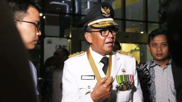 Nurdin Abdullah Gubernur Sulawesi Selatan di gedung KPK, Rabu (5/9/18). Foto: Eny Immanuella Gloria/kumparan
