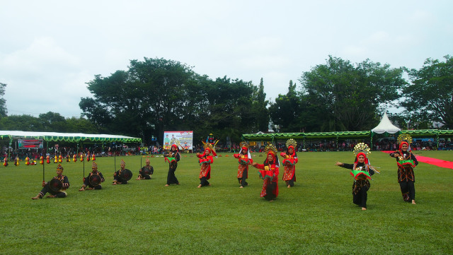 com-Pembukaan Festival Pacu Jalur (Foto: Novianti Rahmi Putri/kumparan)
