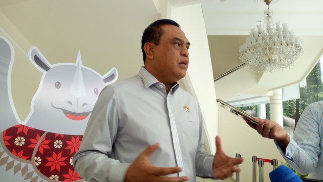 Menteri PAN-RB Syafruddin di Kantor Wapres, Kamis (6/9/18). Foto: Kevin Kurnianto/kumparan