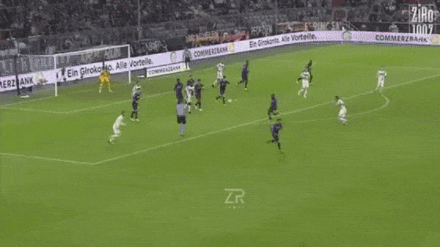 Antonio Ruediger hampir bunuh diri. (Foto: Youtube/ZiRo1007)