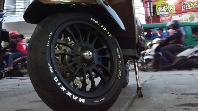 Vespa Excel modifikasi lebih modern (Foto: dok. Dadang Excel)