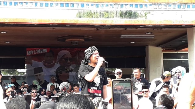 Ahmad Dhani hadir di Deklarasi #2019PrabowoPresiden di Lampung, Jumat (07/09/2018). (Foto: Muhammad Fadli Rizal/kumparan)