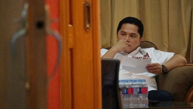 Erik Thohir di ruang tunggu Rumah Cemara, Jakarta, Jumat (07/09/2018). (Foto: Fanny Kusumawardhani/kumparan)