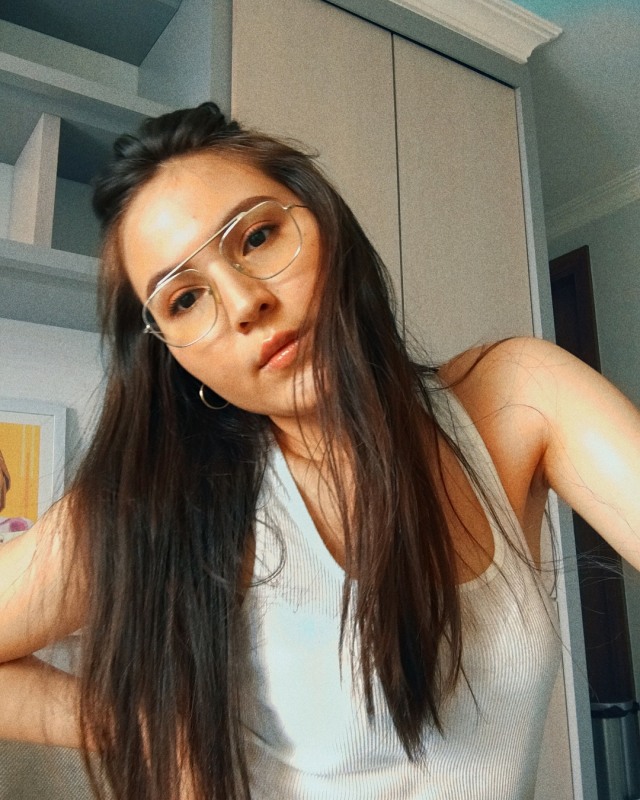 Transformasi Olivia Jensen dari ABG hingga Jadi Ibu Satu Anak (8)