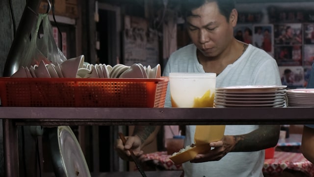Bos Gangster Taiwan yang banting setir jadi juragan mie. (Foto: AFP/SAM YEH )