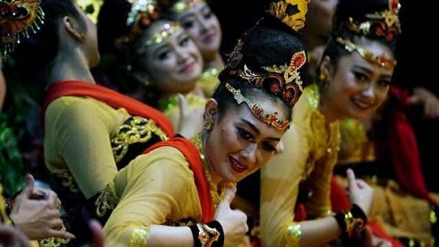 Menikmati Paduan Gerak Tari Jaipong dan Pencak Silat Bentang Kalang (3)