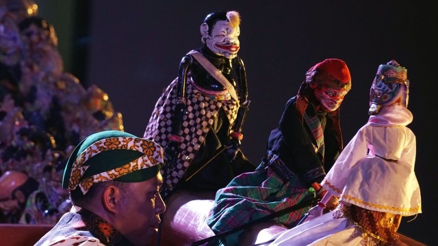 Kesenian Wayang Golek Dilanda Krisis Regenerasi Perajin (4)