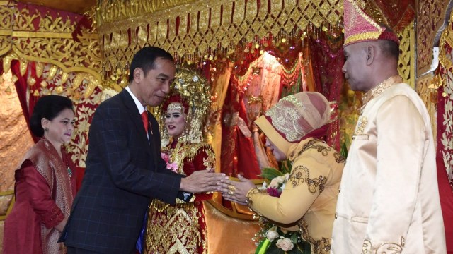 Jokowi Hadiri Siraman dan Nikahan Asisten Ajudan dan Paspampres (Foto: Biro Pers Setpres)