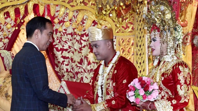 Jokowi Hadiri Siraman dan Nikahan Asisten Ajudan dan Paspampres (Foto: Biro Pers Setpres)