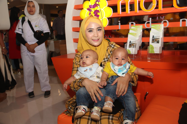 April Jasmine dan Bayi Kembarnya (Foto: Munady/kumparan)