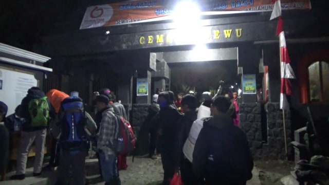 Tahun Ini Tak Ada Perayaan Satu Suro di Gunung Lawu, Kenapa? (1)