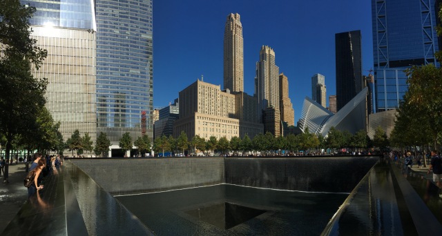 Kolam Memorial di The National September 11 Memorial & Museum  (Foto: Flickr/Olivier Bruchez)