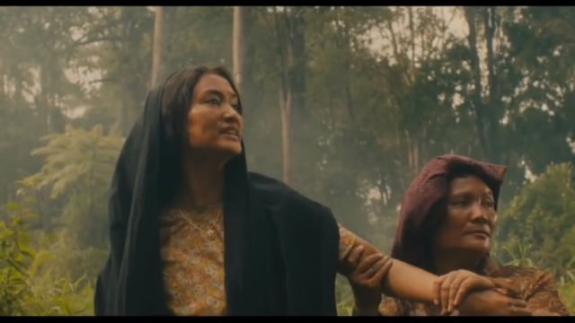 Atiqah Hasiholan di Film '3 Nafas Likas' (Foto: YouTube MuvilaTrailerID)
