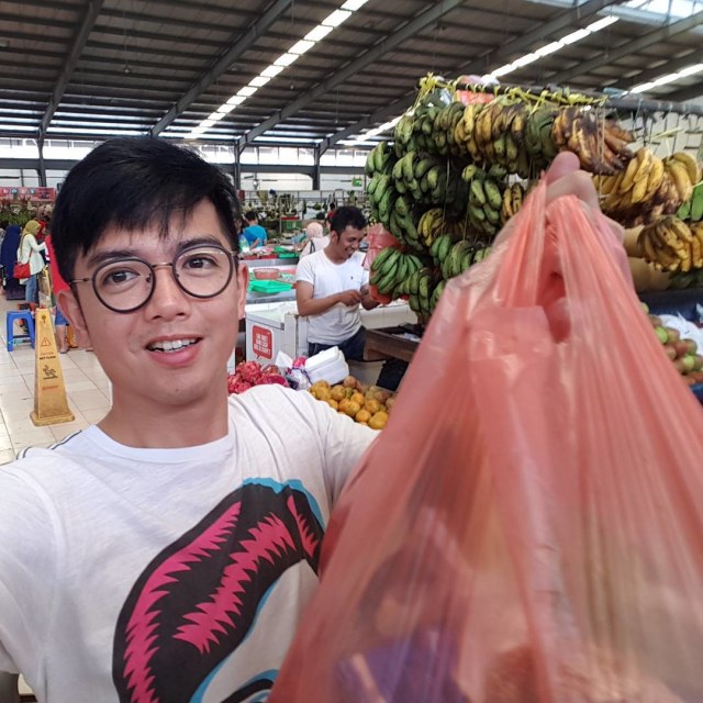 7 Keluarga Seleb Kaya yang Hidup Sederhana, Sampai Belanja di Pasar (2)