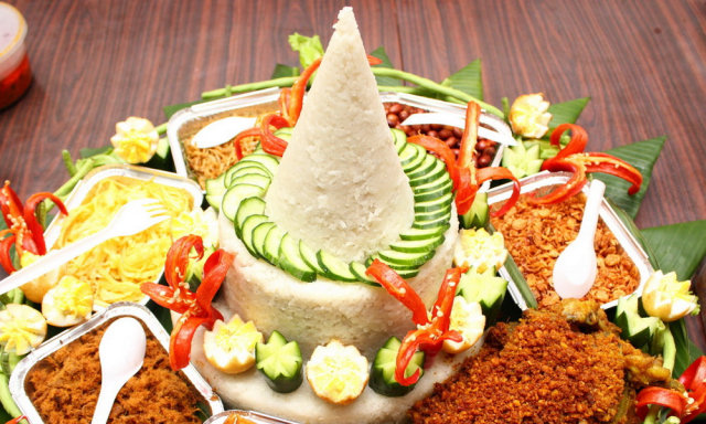 Tumpeng (Foto: Flickr/Yosika (happyholiday.travel))