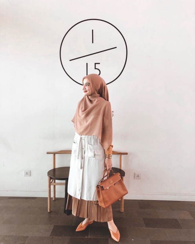 Gaya Hijab Zaskia Sungkar (Foto: Instagram @zaskiasungkar15)