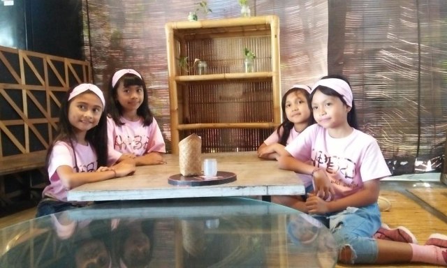 Hebat, Masih Kecil Anak-anak Ini Sudah Ikut Lestarikan Tembang Bali