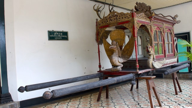 Tandu kraton (Foto: Flickr/Travis)
