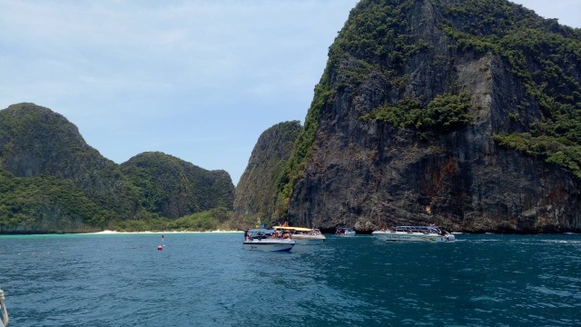 Napak Tilas Leonardo DiCaprio di Phi Phi Island (1)