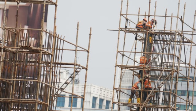 Pekerja infrastruktur di Jakarta, Rabu (12/9/2018). (Foto: Helmi Afandi Abdullah/kumparan)
