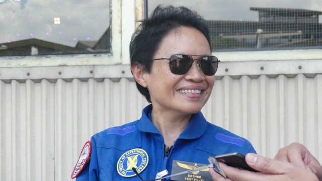 Captain Test Pilot Esther Gayatri. (Foto: Elsa Toruan/kumparan)