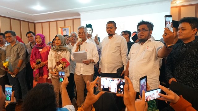 Buni Yani dan kawan-kawan deklarasi darurat Indonesia. (Foto: Dok. Buni Yani)