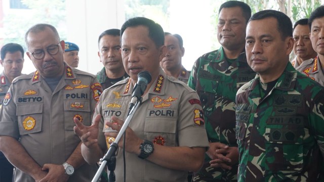 Kapolri Tito Karnavian dan Wakasad TNI AD Tatang Sulaiman di Auditorium PTIK, Jakarta Selatan, Kamis (13/9/2018). (Foto: Iqbal Firdaus/kumparan)