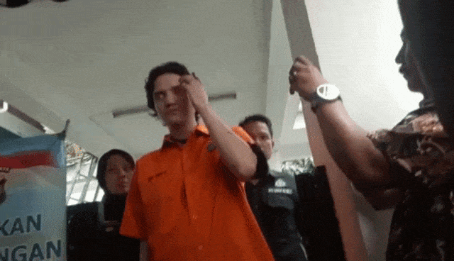 Ozzy Albar di Polda Metro Jaya. (Foto: Ainul Qalbi/kumparan)