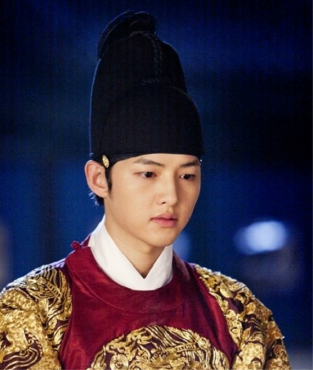 10 Aktor Korea yang Pernah Berperan sebagai Raja di Drama (4)