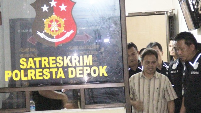 Mantan Walikota Depok, Nur Mahmudi usai menjalani pemeriksaan di Polresta Depok, Kamis (13/9). (Foto: Jamal Ramadhan/kumparan)
