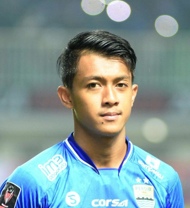 3 Alasan Hubungan Febri Haryadi dan Manajer Persib Memanas  (1)