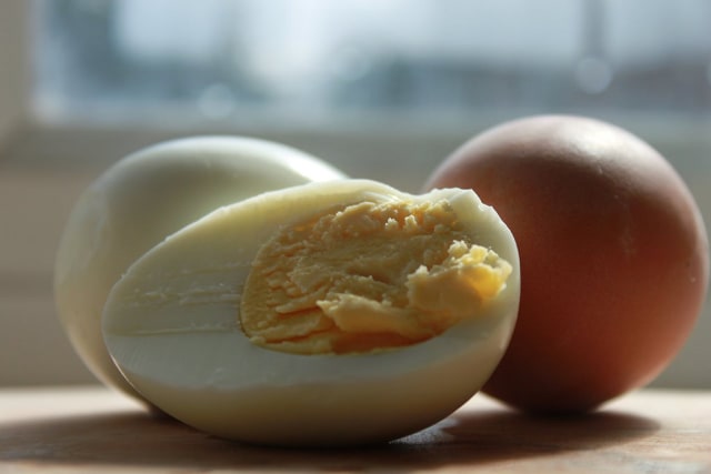 Telur rebus (Foto: flickr/ vanessa lollipop)
