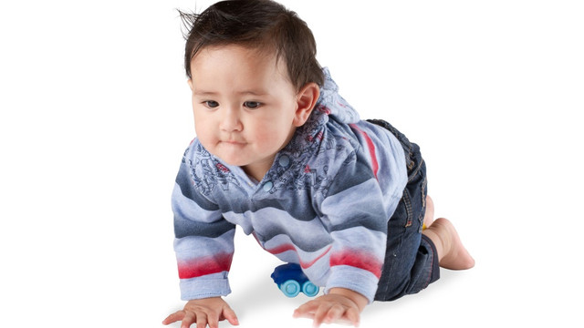 Bayi merangkak. (Foto: Shutterstock)
