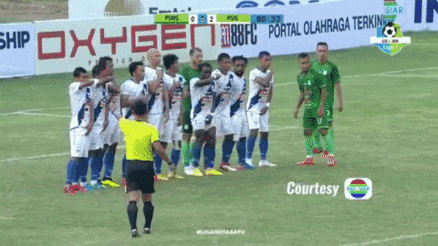 Gol Shohei Matsunaga via bola mati. (Foto: Youtube/Liga1Match)
