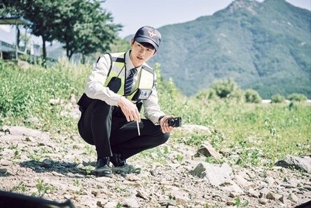10 Aktor Korea yang Pernah Berperan sebagai Polisi di Drama (1)