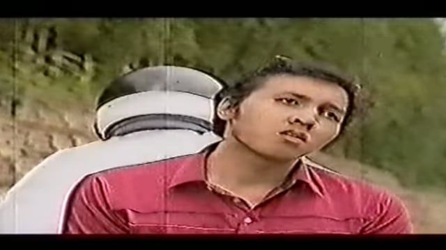 David 'Naif' di video klip lagu 'Mobil Balap' (Foto: YouTube NAIFband Indonesia)