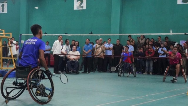 Presiden Jokowi tinjau Pelatnas untuk Asian Para Games 2018. (Foto: Dok. Biro Pers Setpres)