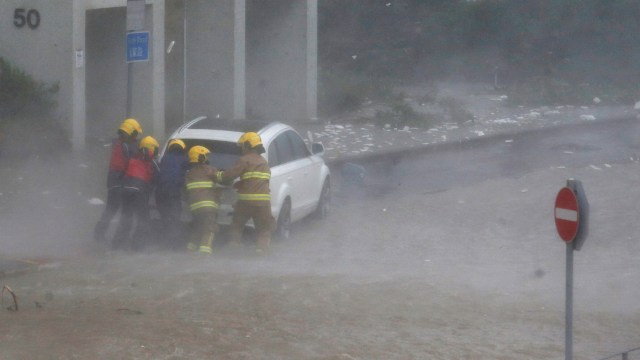 Topan Mangkhut di Hong Kong, China  (Foto: REUTERS/Bobby Yip)