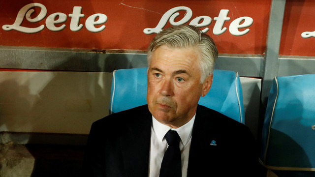 Ancelotti siap bawa Napoli melangkah jauh di Liga Champions. (Foto: REUTERS/Ciro De Luca)