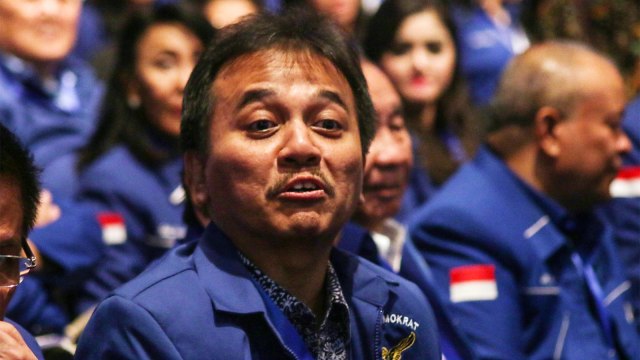 Politikus Partai Demokrat Roy Suryo menghadiri acara HUT Ke-17 Partai Demokrat. (Foto: ANTARA FOTO/Rivan Awal Lingga)