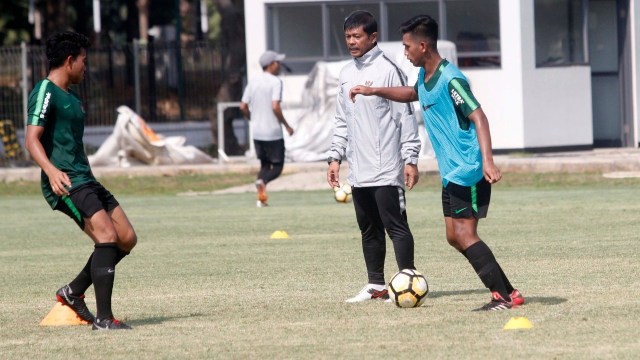 Timnas Indonesia U-19 melakoni sesi latihan di Lapangan B Kompleks Stadion Utama Gelora Bung Karno (SUGBK), Senayan, Jakarta Pusat, Selasa (18/9/2018).  (Foto: Alan Kusuma/kumparan)